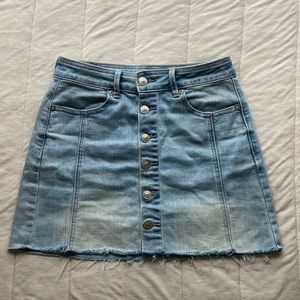 American Eagle Lightwash Button-up Jean Skirt